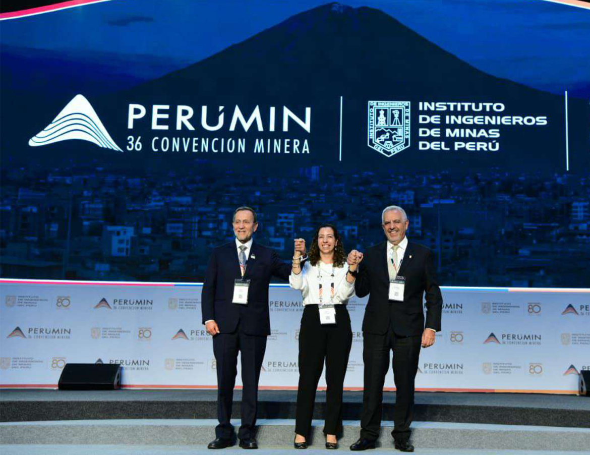 Miguel Cardozo, Jimena Sologuren y Abraham Chahuan en clausura PERUMIN 36.